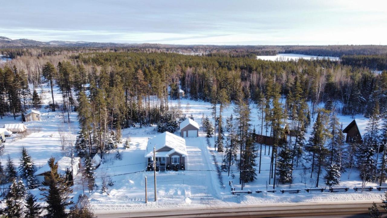 Le De Claude, Au Pied Des Monts-valin * Saint-David-de-Falardeau
